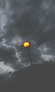 Preview wallpaper lantern, clouds, overcast