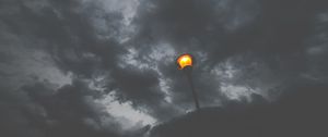 Preview wallpaper lantern, clouds, overcast