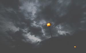 Preview wallpaper lantern, clouds, overcast