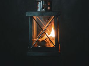 Preview wallpaper lantern, fire, flame, hand, glow
