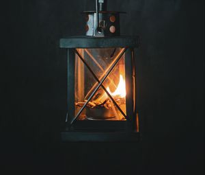 Preview wallpaper lantern, fire, flame, hand, glow