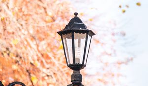 Preview wallpaper lantern, focus, autumn, metal