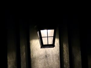 Preview wallpaper lantern, glow, building, dark