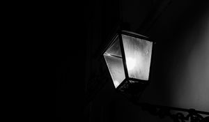 Preview wallpaper lantern, glow, bw, black