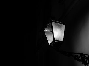 Preview wallpaper lantern, glow, bw, black