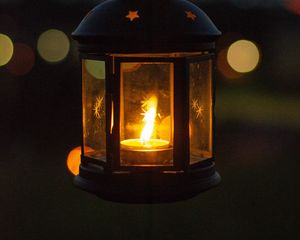 Preview wallpaper lantern, glow, hand, dark