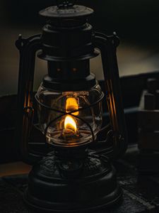 Preview wallpaper lantern, glow, metallic, dark