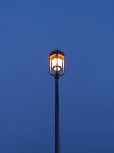 Preview wallpaper lantern, glow, minimalism