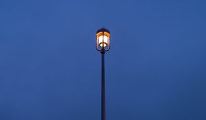 Preview wallpaper lantern, glow, minimalism