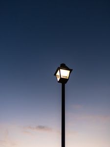 Preview wallpaper lantern, glow, sky, dusk