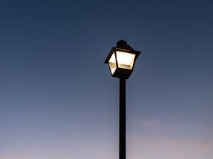 Preview wallpaper lantern, glow, sky, dusk