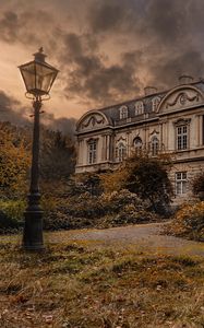 Preview wallpaper lantern, house, cloudy, landscape