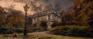 Preview wallpaper lantern, house, cloudy, landscape