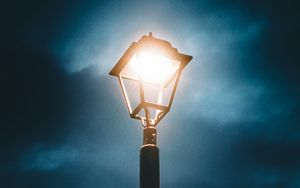 Preview wallpaper lantern, light, clouds, sky, twilight