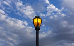 Preview wallpaper lantern, light, clouds, minimalism