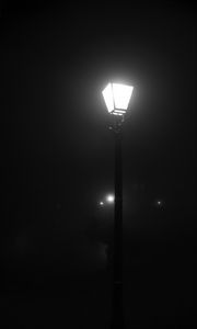 Preview wallpaper lantern, light, fog, night, black and white, black