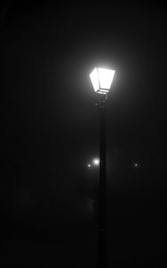 Preview wallpaper lantern, light, fog, night, black and white, black