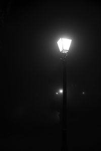 Preview wallpaper lantern, light, fog, night, black and white, black