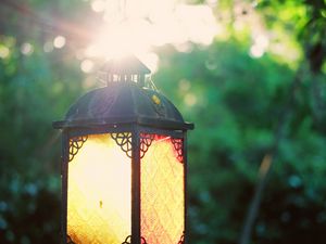 Preview wallpaper lantern, light, glow, sunlight