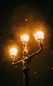 Preview wallpaper lantern, light, snow, glare, night