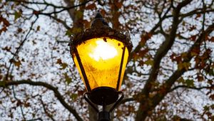 Preview wallpaper lantern, light, trees, autumn