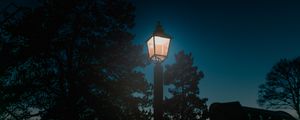 Preview wallpaper lantern, night, pillar, light