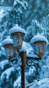 Preview wallpaper lantern, pillar, snow, winter