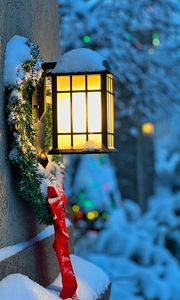 Preview wallpaper lantern, wreath, snow, christmas, new year