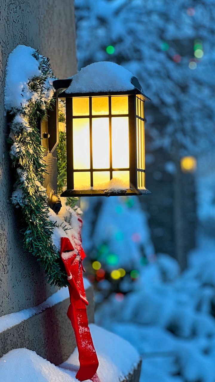 720x1280 Wallpaper lantern, wreath, snow, christmas, new year