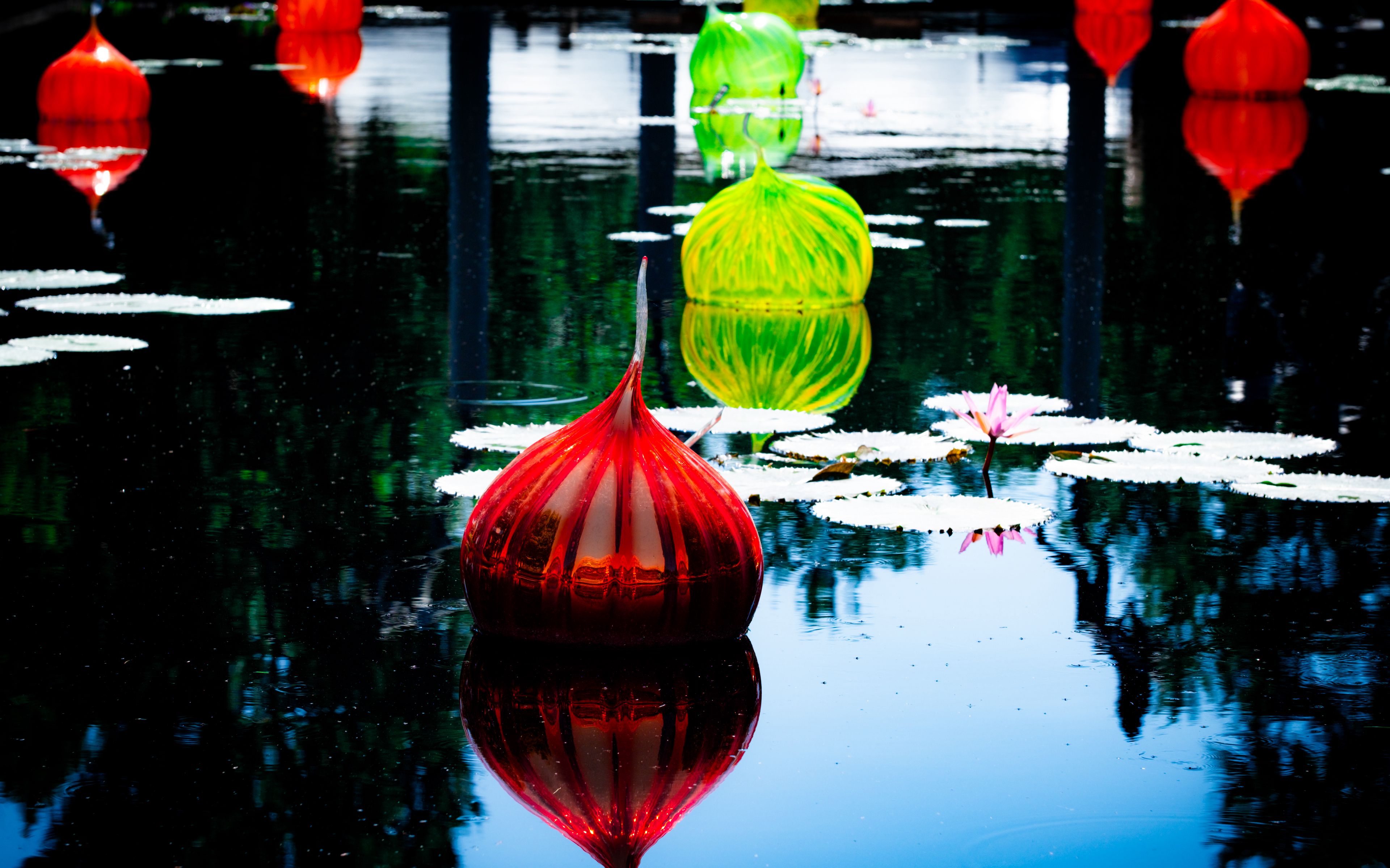3840x2400 Wallpaper lanterns, lake, flower, water lilies, decor