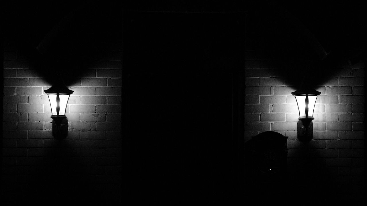 Wallpaper lanterns, light, darkness, bricks
