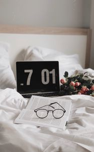 Preview wallpaper laptop, book, flowers, glasses, cloth