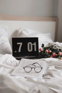 Preview wallpaper laptop, book, flowers, glasses, cloth