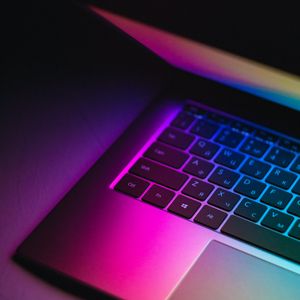 Preview wallpaper laptop, keys, gradient