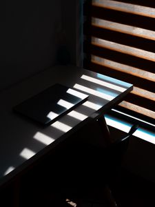 Preview wallpaper laptop, table, shadows, light