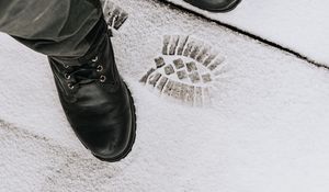 Preview wallpaper legs, boots, footprint, snow