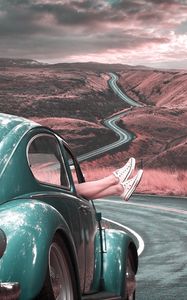 Preview wallpaper legs, car, retro, road, marking