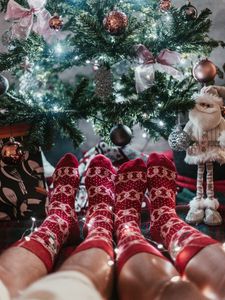 Preview wallpaper legs, couple, love, new year, christmas