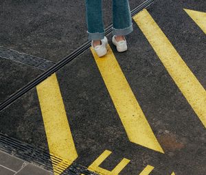 Preview wallpaper legs, marking, yellow, asphalt