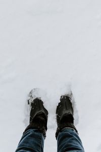 Preview wallpaper legs, shoes, snow, winter