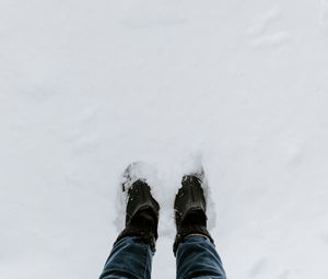 Preview wallpaper legs, shoes, snow, winter