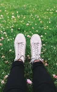 Preview wallpaper legs, sneakers, grass