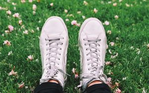 Preview wallpaper legs, sneakers, grass