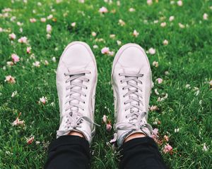 Preview wallpaper legs, sneakers, grass
