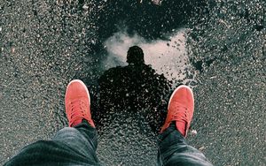 Preview wallpaper legs, sneakers, reflection, asphalt