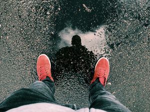 Preview wallpaper legs, sneakers, reflection, asphalt