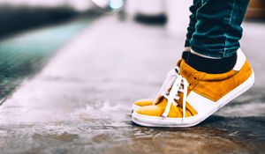 Preview wallpaper legs, sneakers, shoes, style, brown, white