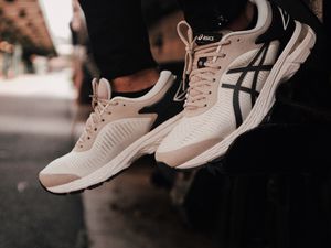 Preview wallpaper legs, sneakers, shoes, white, style