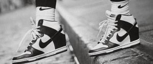 Preview wallpaper legs, sneakers, style, step, bw