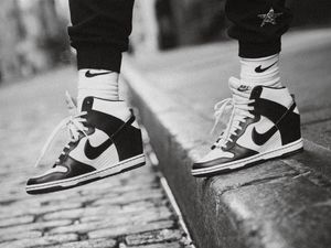 Preview wallpaper legs, sneakers, style, step, bw